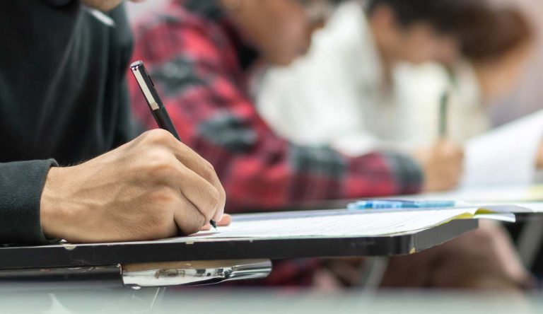 Concorso STRAORDINARIO per docenti con almeno 3 anni di servizio: imminente il bando di concorso
