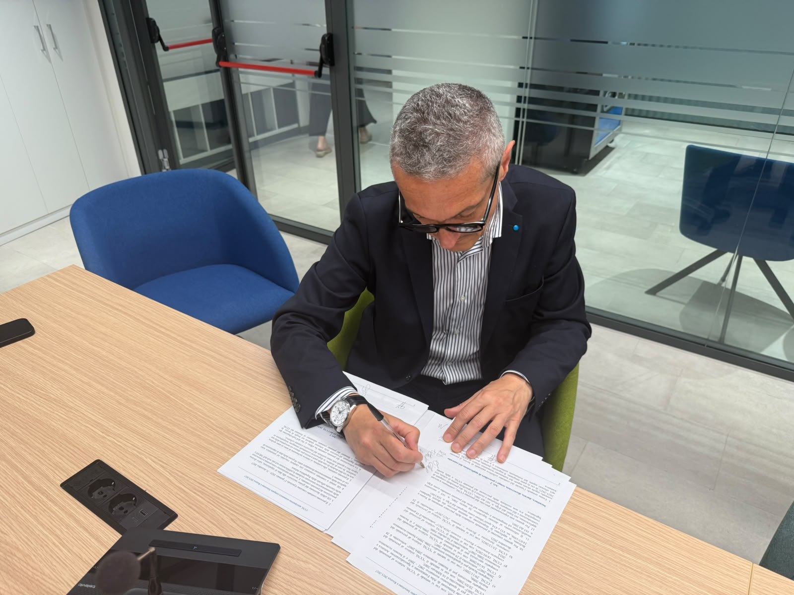 Firmato il nuovo contratto scuola 2025-27 nella parte economica